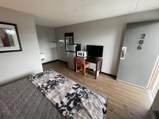 Rodeway Inn - Albuquerque - 8