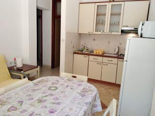 Apartments Lalić - Two bedroom ground floor apartment close to the beach - 6