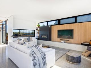Banksia I Absolute Beachfront - Culburra Beach - 1