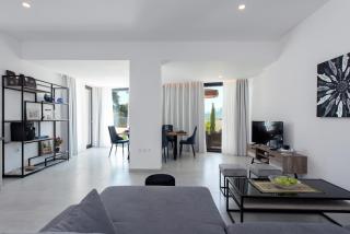 White Swan Villa with Private Pool - 1