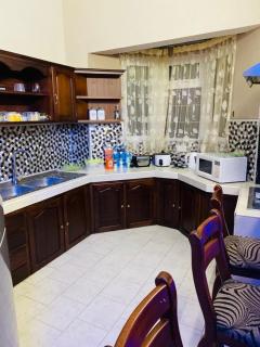 Cosy Flat Beachfront - 4