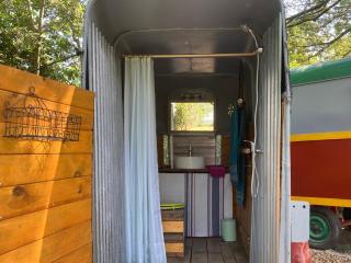 La Roulotte Cavalière, au cœur d'une manade en Camargue - 1