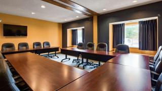 SureStay Plus Hotel by Best Western Keyser - Keyser - 2