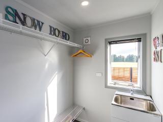 Sunshine and Snow Lodge - Ohakune Holiday Home - 1