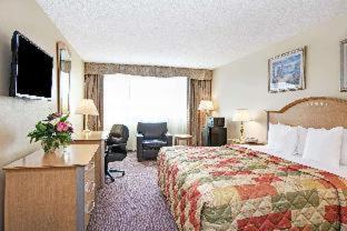 Best Western Rutgers University Hotel - East Brunswick - 5
