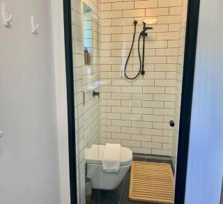 Stylish Private Studio, Close to Beach, WIFI, Parking - 2