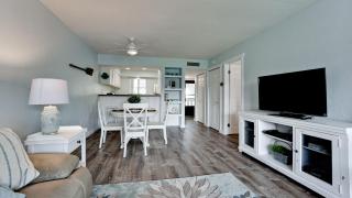 Runaway Bay 210 - 5