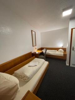 Brunnen Hotel - Essen - 6