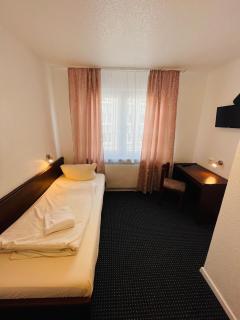 Brunnen Hotel - Essen - 8