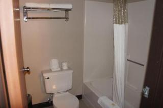 Coratel Inn and Suites Maple Grove - Maple Grove - 7