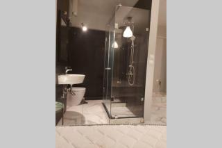 Urban Downtown Studio Back - 1