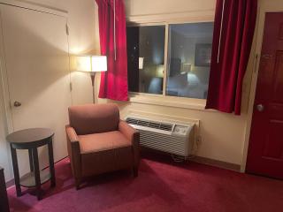 Dollinger's Motor Inn - 1