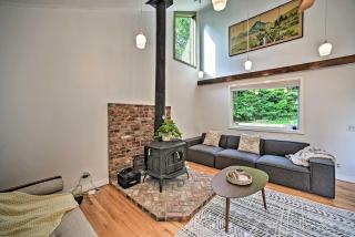 Modern Catskills Reprieve with Hot Tub and Mtn Views! - 5