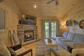 Private Hot Tub and EV Charger Cozy Murphy Cabin! - Murphy - 6