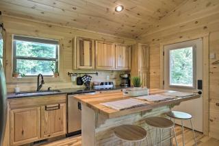 Private Hot Tub and EV Charger Cozy Murphy Cabin! - Murphy - 1