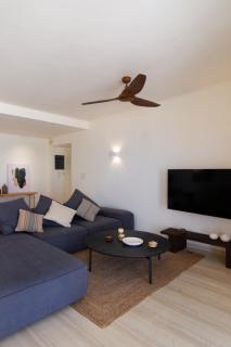 Seafront Luxury Suite - 2