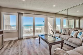 Seafarer, Gulf Front Condo, Right on the Beach - Destin - 8