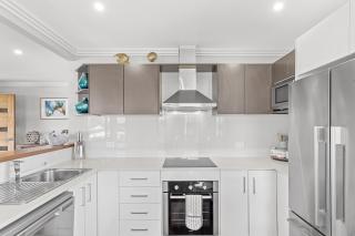 Unit 2 Tomaree Road 16 Upstairs - Shoal Bay - 6