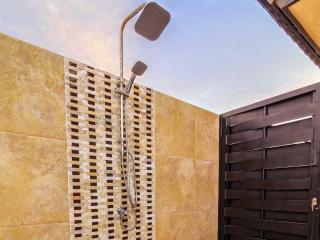 Golden Villas - Palm-Eagle Beach - 4