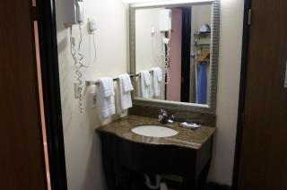 Super 8 by Wyndham Fort Scott - 2