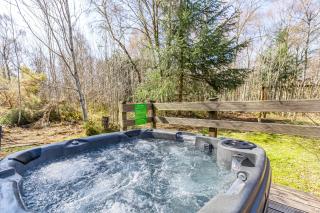 Bracken Lodge 6 with Hot Tub - Belladrum - 1