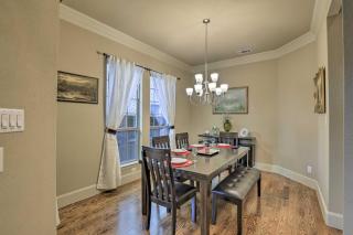 Family-Friendly Home with Yard in Irving! - Irving - 3