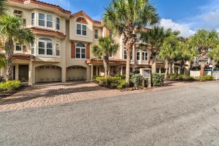 Breezy Bradenton Beach Pad Resort Pool and Spa - 8