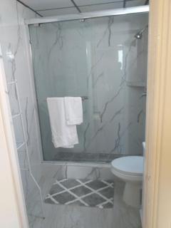 Rooms By the Pool - Kingston - 8