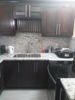 Rooms By the Pool - Kingston - 4