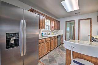 Lakefront Home Less Than 3 Miles to Historic Granbury! - Granbury - 2