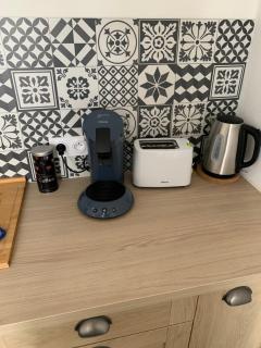 Le famillial , 2 chambres doubles lits faits et serviettes de toilette fournies Avec parking PRIVE 1 VOITURE, NETFLIX, DISNEY PLUS DISPONIBLE - Dieppe - 5
