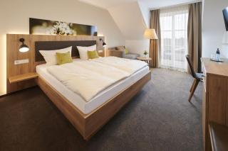 Kreuz-Post Hotel-Restaurant-SPA - Vogtsburg im Kaiserstuhl - 1
