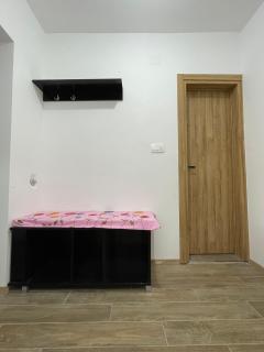 Entire spacious apartment with free parking - Podgorica - 7