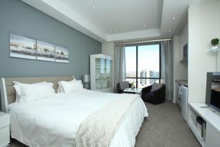 Sandton Skye Exclusive Apartment - 4