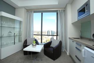 Sandton Skye Exclusive Apartment - 3