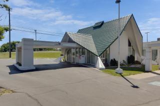 Wingate by Wyndham Geneva at SPIRE Academy - 3