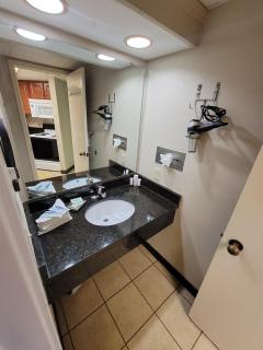 Oceanview 1 Bedroom Suite Landmark Resort 548 Perfect for a couple or party of 4 - Myrtle Beach - 6