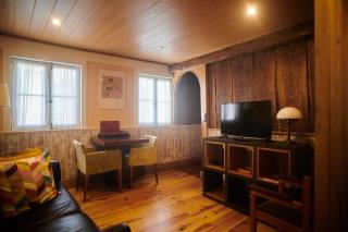 Casa da Praça Velha Guest House - 8