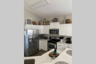 Beach Jewel 5bd-3 1/2 bath -5 min walk to Beach! - Destin - 8