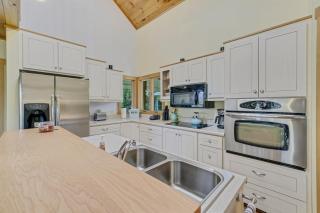 Whispering Pines Lakehouse - private dock and free zipline passes - 7
