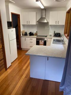 Centrum, Red Hill South. - 4