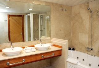 Hotel La Laguna Spa & Golf - Torrevieja - 3