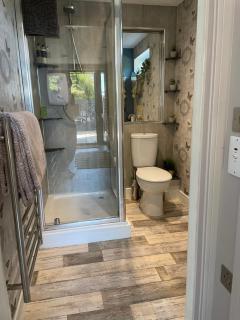 Stylish, central studio with kitchen & large deck - 4