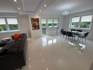 White House Izabelin Family SPA House near Warsaw - 0