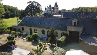 GITE LONGERE DE 15 PERSONNES AU CHATEAU DE JALLANGES VOUVRAY - 0