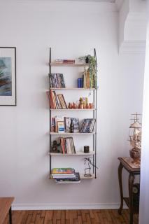 Cozy 2-Bedrooom Apartment with Yard - 2