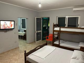 Hotel Leonardo - 1