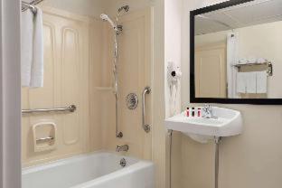 Super 8 by Wyndham Liverpool/Syracuse North Airport - Liverpool - 9