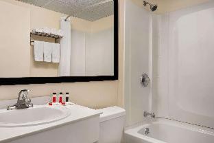 Super 8 by Wyndham Liverpool/Syracuse North Airport - Liverpool - 4