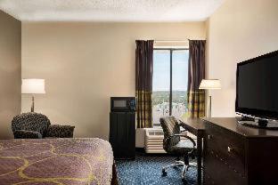 Super 8 by Wyndham Liverpool/Syracuse North Airport - Liverpool - 1